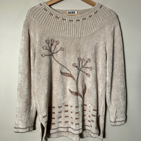 Vintage Sweaters - Vintage sweater chenille tan floral embroidery appliqué grandmacore